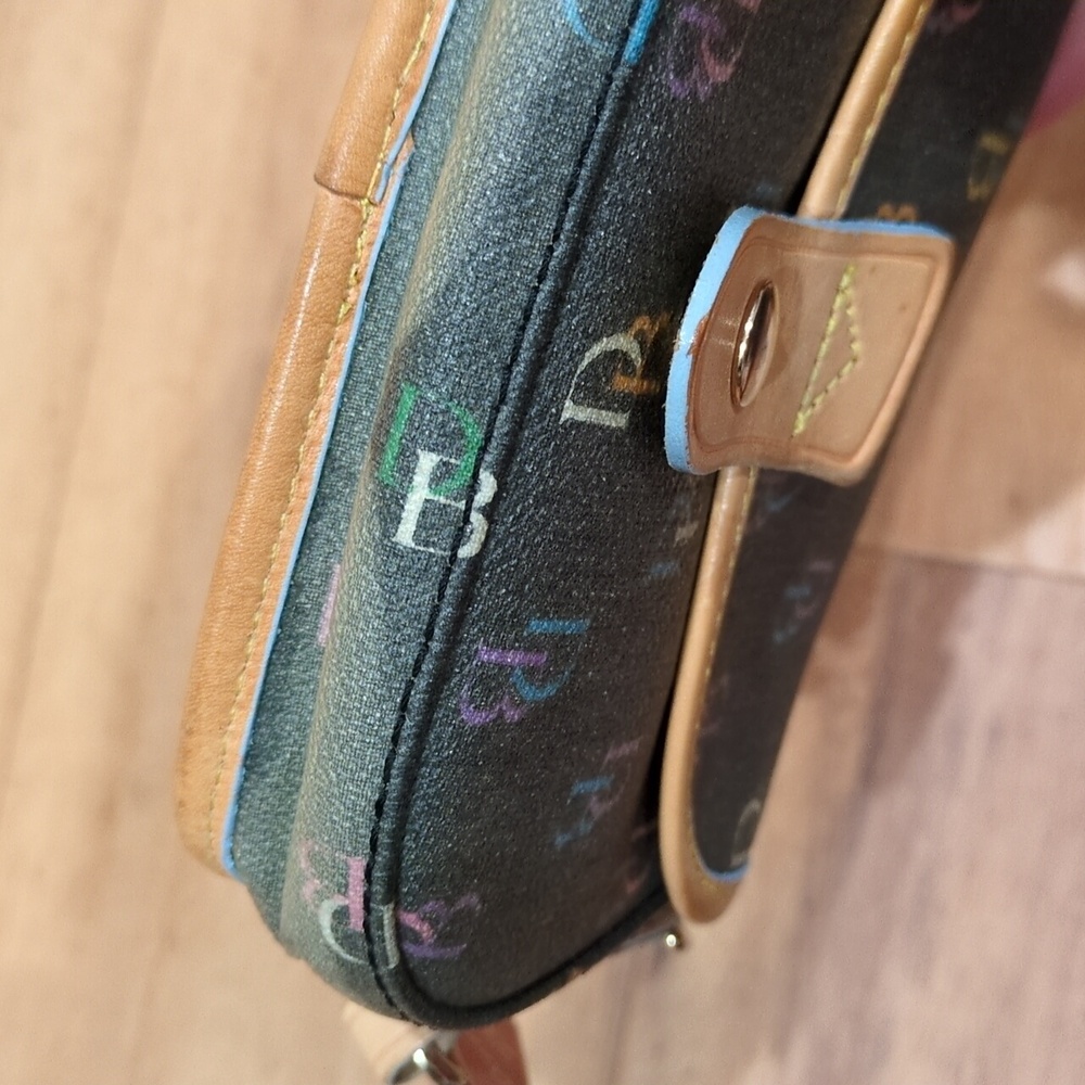 Dooney & Bourke Vintage Black Rainbow Signaturw Monogram Clutch Wallet CALLOUTS - Picture 5 of 14